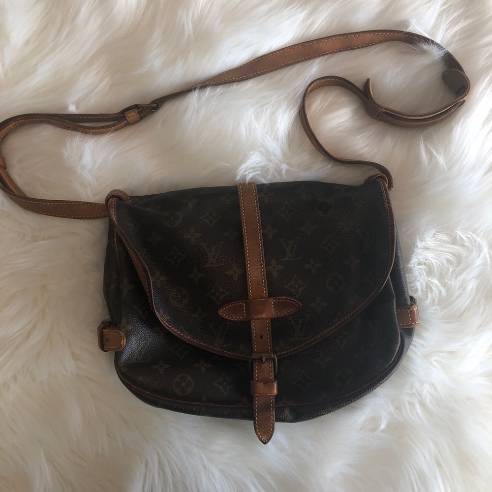 Louis Vuitton Saumur 30